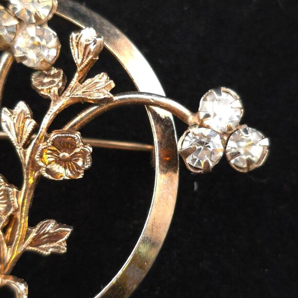 Vintage Rhinestone Gold Tone Floral Brooch Pin With Intricate Flower Design - Picture 9 of 12
